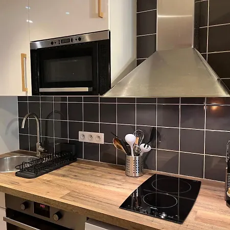 Beautiful Cozy And Fully Renovated Apartment