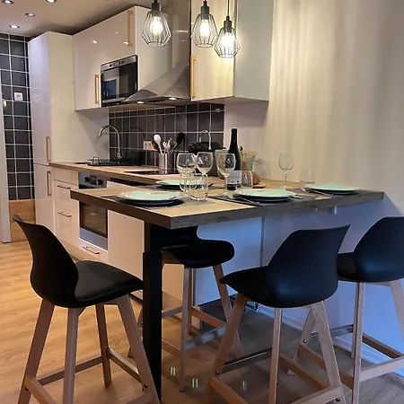 Beautiful Cozy And Fully Renovated * Шамоні