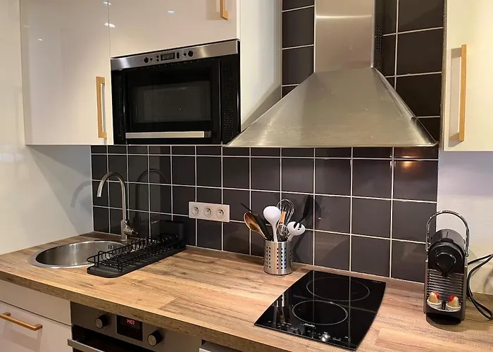 Beautiful Cozy And Fully Renovated Апартаменты