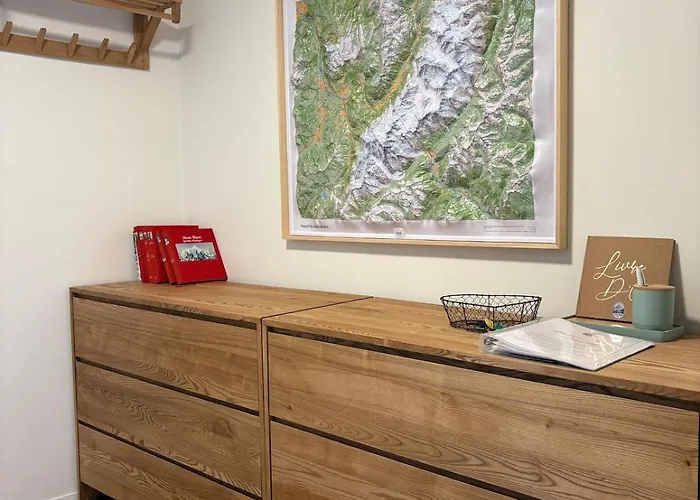 Beautiful Cozy And Fully Renovated *