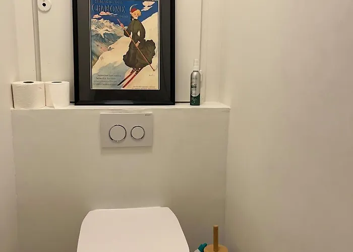 Beautiful Cozy And Fully Renovated *