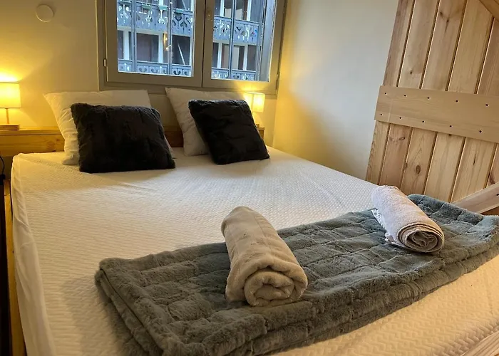 Beautiful Cozy And Fully Renovated *